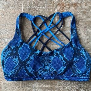 Lululemon free to be sports bra